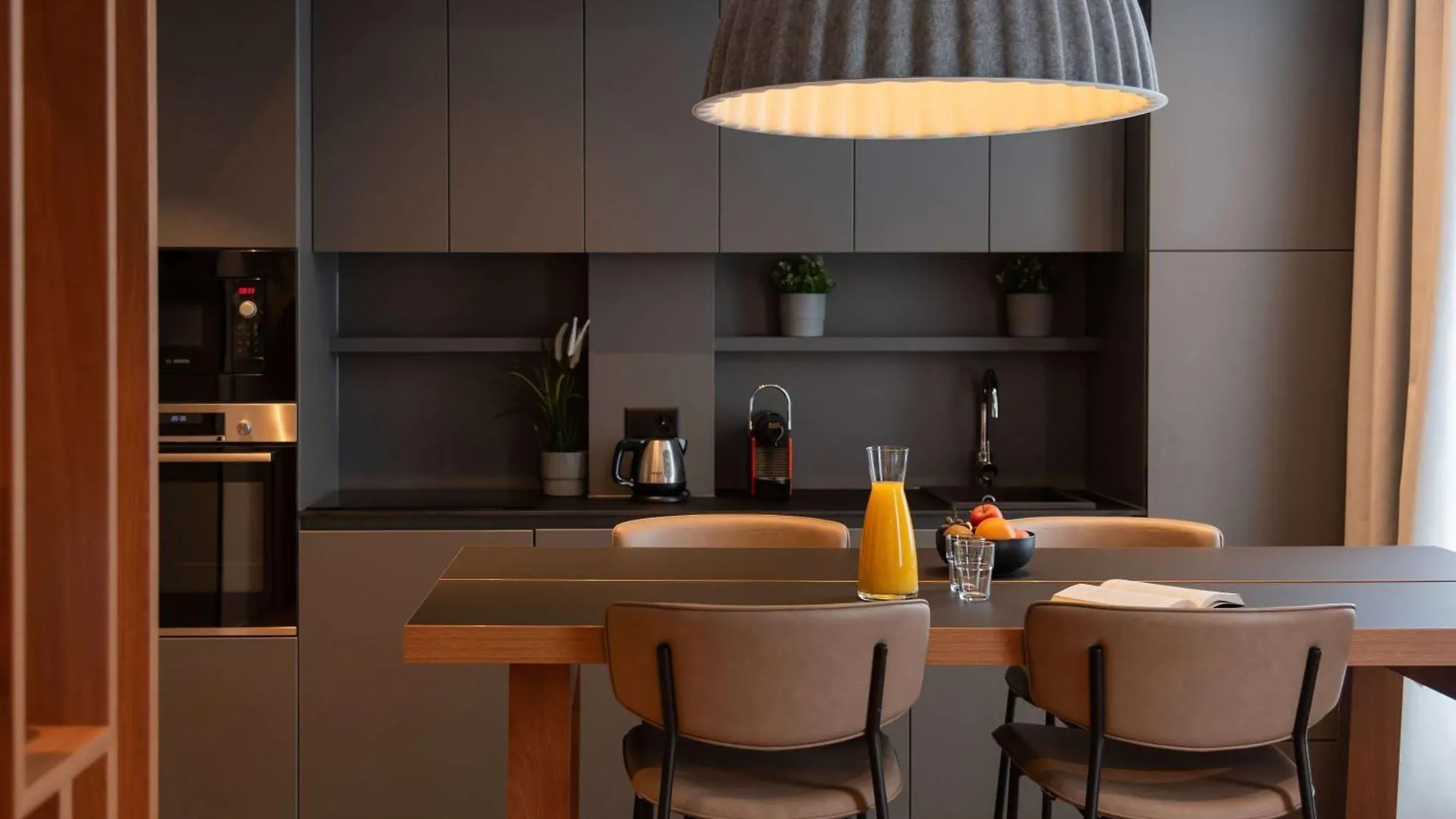 Aparthotel Adagio Zurich City Center 4*,
